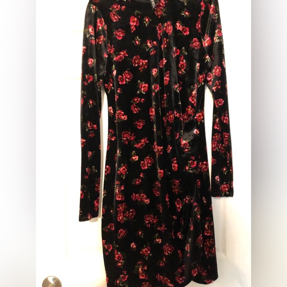 Velvet black floral dress - Picture 2 of 3